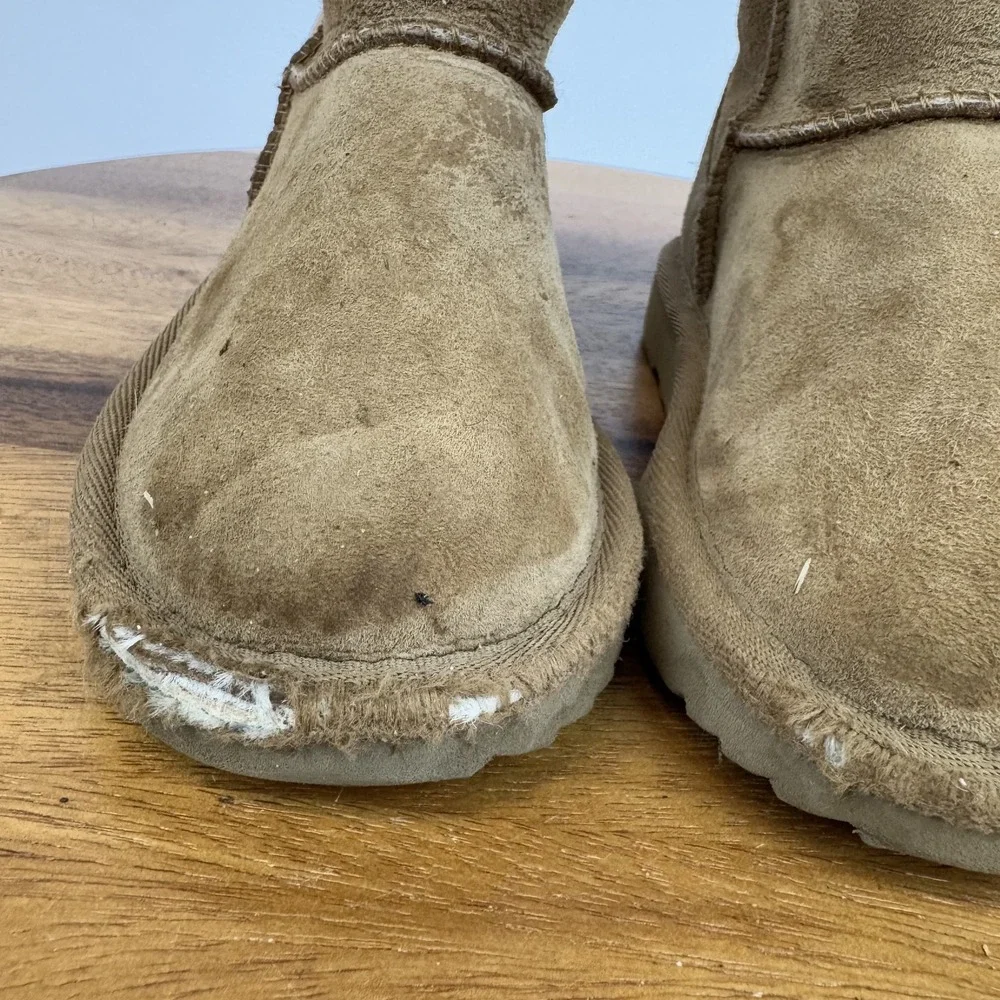 Little Kids Ugg Classic II Tan Suede Wool Lined Comfort‎ Causal Boots Size 9 C